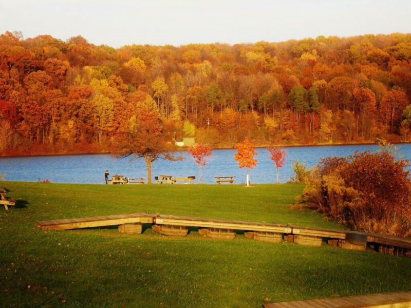 10 cozy waterfront cabins to book in Pennsylvania this fall & winter