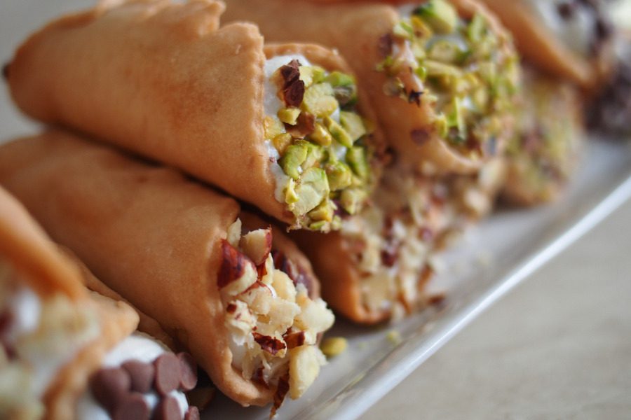 Cannoli with pistachios