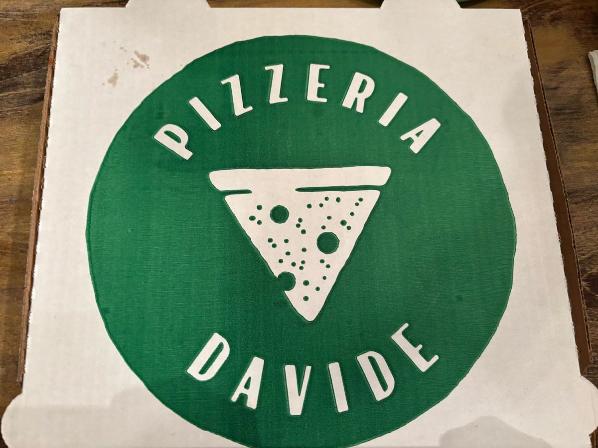 pizza box from Pizzeria Davide